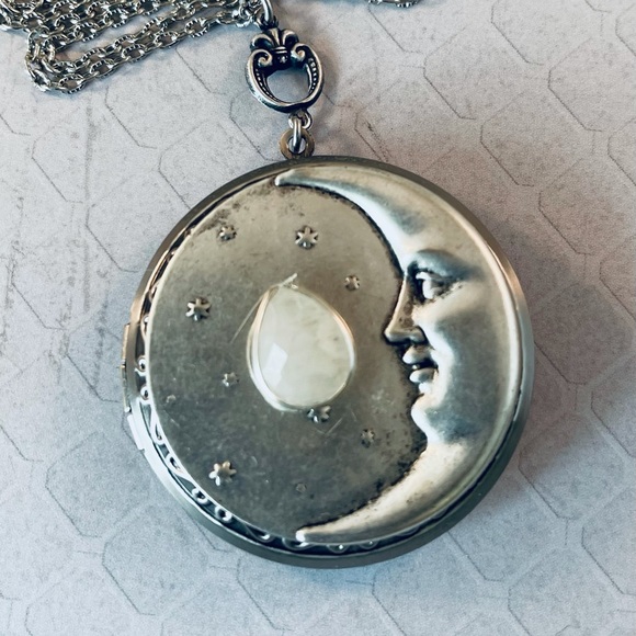 Moon Locket Moonstone Necklace Moon Goddess Silver White Vintage Antique handmad - Picture 1 of 3